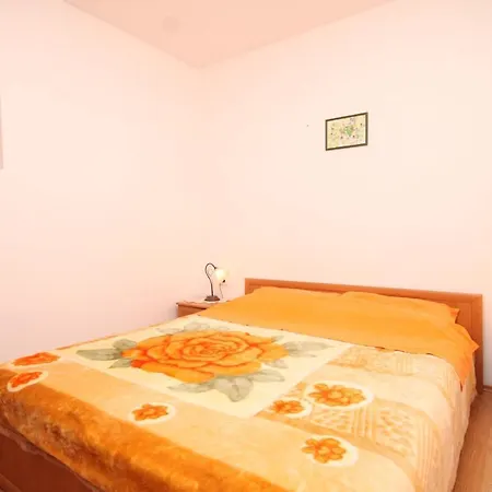 With Parking Space Cunski, Losinj - 8010