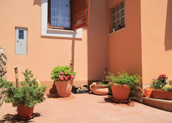 With Parking Space Cunski, Losinj - 8010 アパート