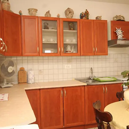 Appartement With A Parking Space Cunski, Losinj - 8010