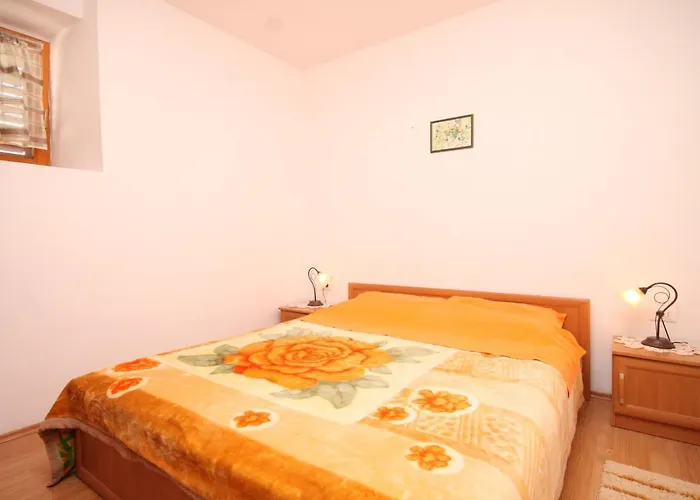 With Parking Space Cunski, Losinj - 8010